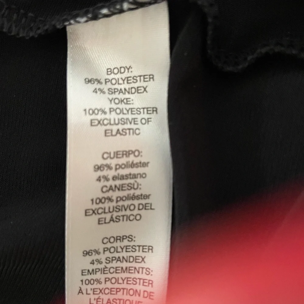 New Chico’s top with details on back and sleeves. - Picture 5 of 6